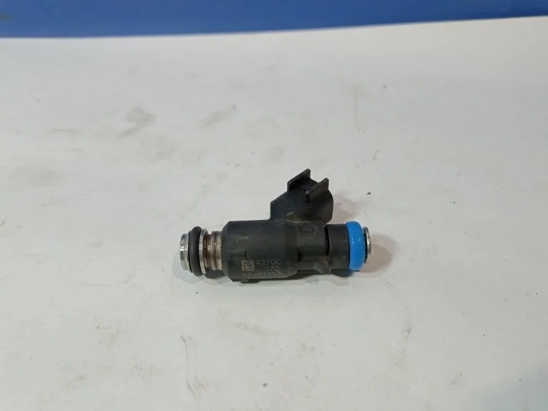 Форсунка топливная Chevrolet Cruze 96487553 J300