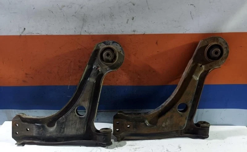 Рычаг подвески Chevrolet Lacetti 96415063 J200, передний левый