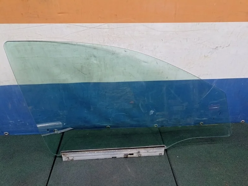 Стекло двери Opel Astra H 2007 93183267, переднее правое