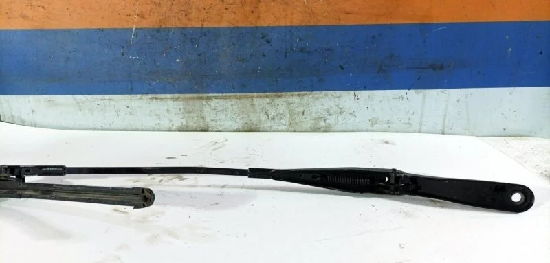 Поводок дворника Opel Astra H 2004-2014 93178942, передний правый