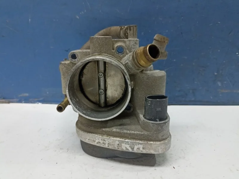 Заслонка дроссельная Opel Zafira B 2005 - 2012 55562380