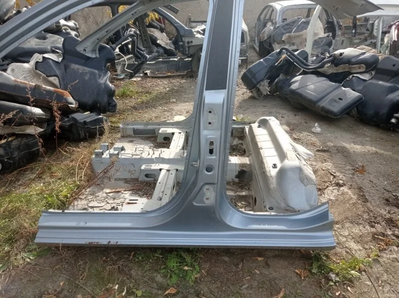 Порог кузова Chevrolet Cobalt 52030732 T250, левый