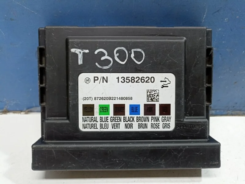 Блок комфорта Chevrolet Aveo 2 2011-2015 13582620 T300 1.6 F16D4