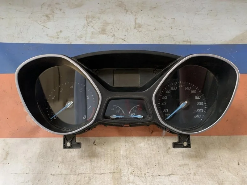 Щиток приборов Ford Focus 3 2011-2019 1909778