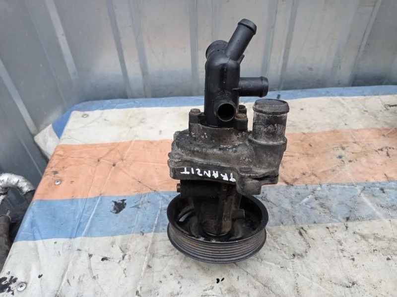 Насос водянной помпа Ford Transit 2006 - 2013 1849276