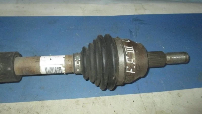 Привод Ford Focus 3 2011-2019 1762790, передний