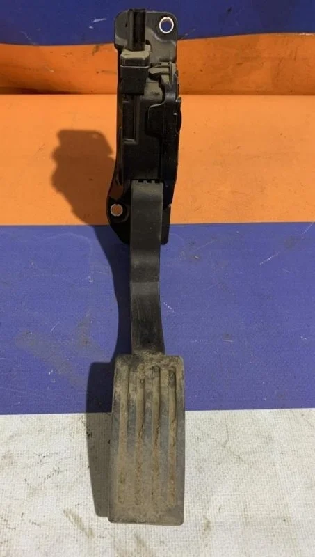 Педаль газа Ford Focus 3 2011-2019 1710214
