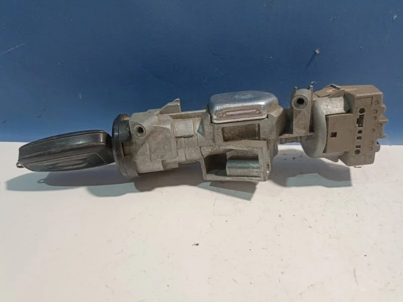 Замок зажигания Ford Focus 3 2011-2019 1681167