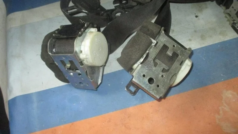 Ремень безопасности Ford Focus 2 2005-2011 1554936, задний