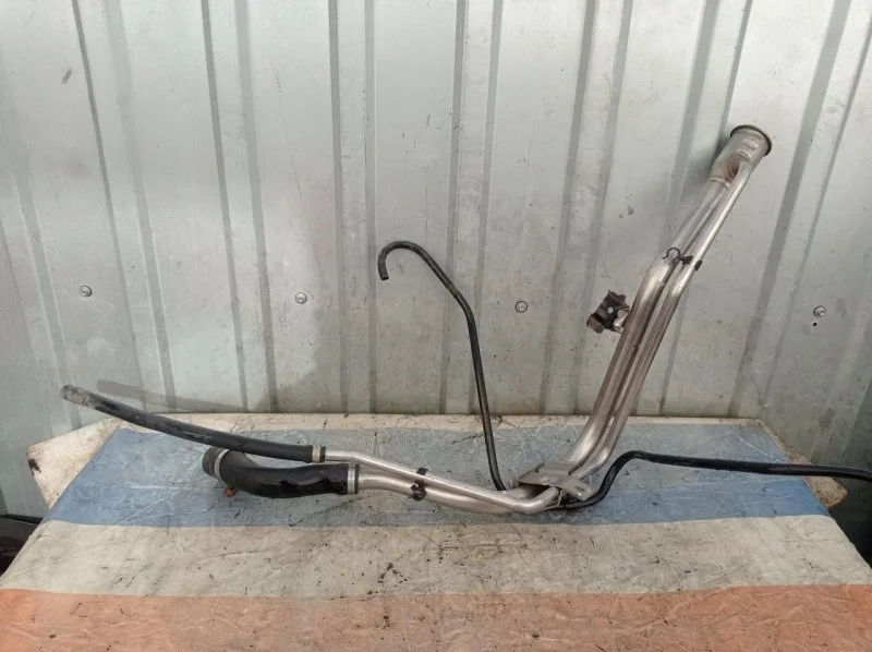 Горловина бензобака Ford Focus 2 2005-2011 1524761
