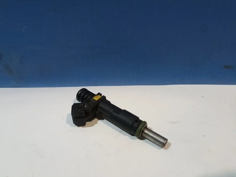 Форсунка топливная Opel Astra H 2004-2014 55353806