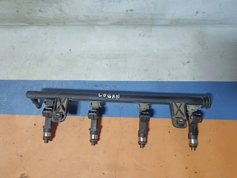 Рампа топливная Renault Logan 1 2013 8200494284 1.4 K7J710