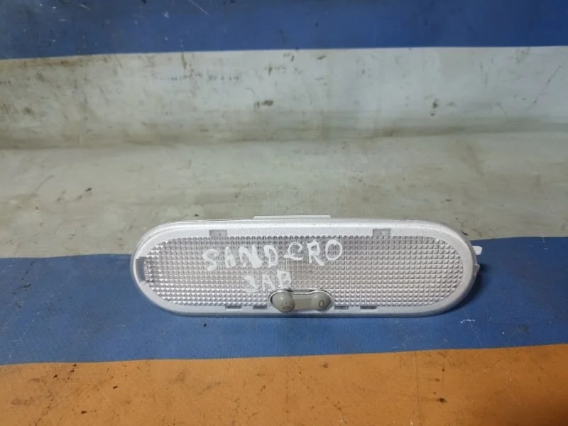 Плафон салона Renault Sandero 2 2020 8200074362 1.6 K7M812