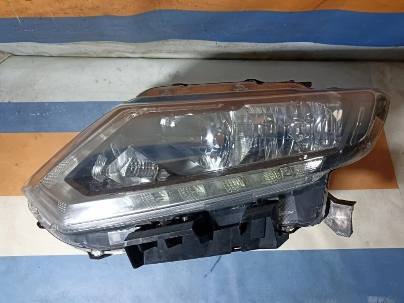 Фара Nissan X-Trail 260604CC0C T32 2.5 QR25DE, левая