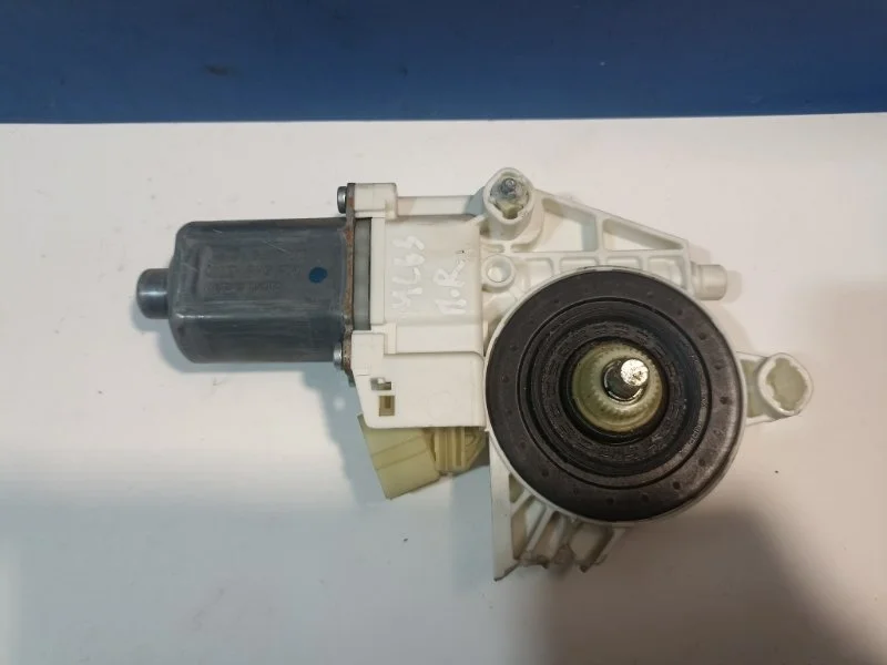 Моторчик стеклоподъемника Mercedes-Benz Ml164 63 Amg 2006 A2518200842 6.2 156.980, передний правый