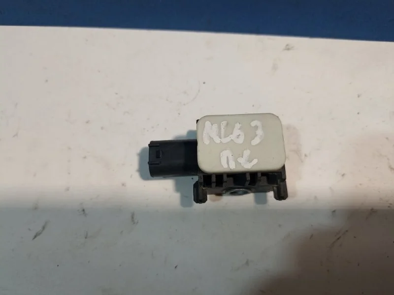 Датчик Airbag Mercedes-Benz Ml164 63 Amg 2006 A0038202826 6.2 156.980, передний левый