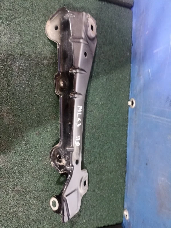 Кронштейн крыла Mercedes-Benz Ml164 63 Amg 2006 A1648800214 6.2 156.980, передний правый