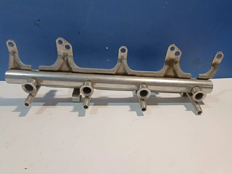 Рампа топливная Audi A3 2004-2013 06J133317G AGU 1.8T