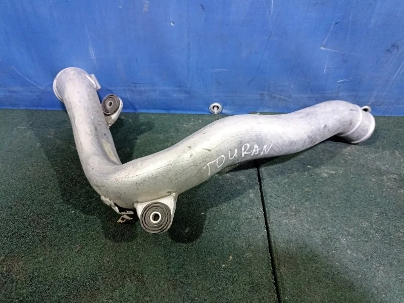 Патрубок картерных газов Volkswagen Touran 2003 - 2010 1K0145840K