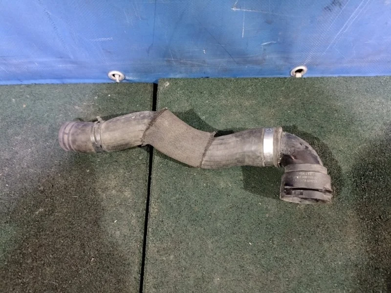 Патрубок системы охлаждения Audi A3 2004-2013 3B0122291H