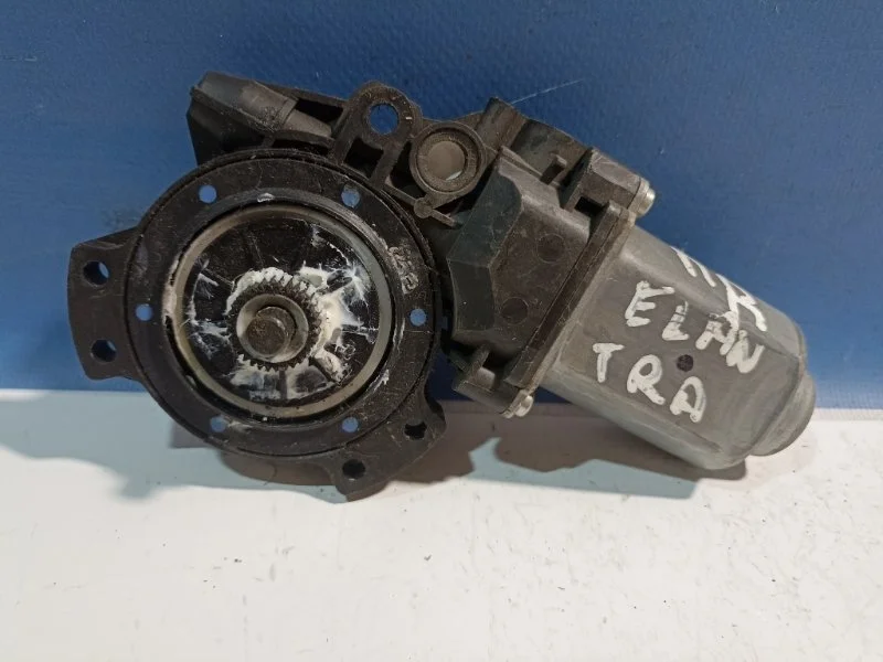 Моторчик стеклоподъемника Hyundai Elantra 2009 824602H000 HD 1.6 G4FC, передний правый
