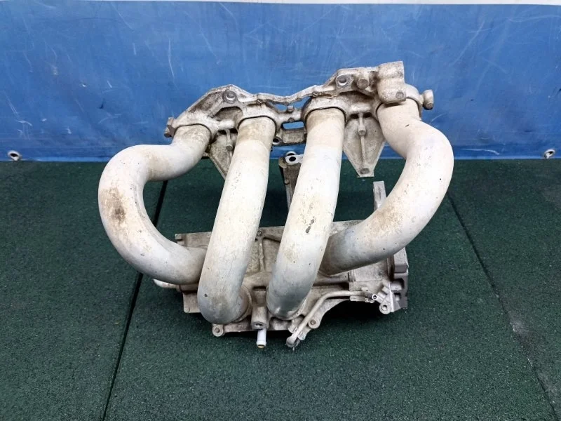 Коллектор впускной Nissan Almera 2005 14010AU300 N16 QG18DE