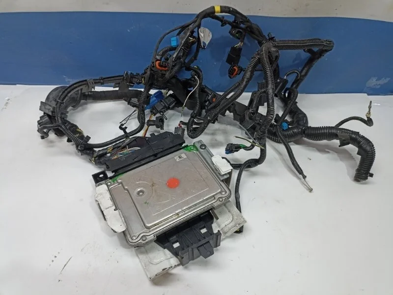 Блок управления ДВС Volvo S60 2014 31331540 FS48 B4164T