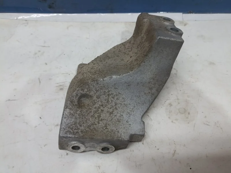 Кронштейн коллектора впускного Nissan Almera 2005 140176N100 N16 QG18DE