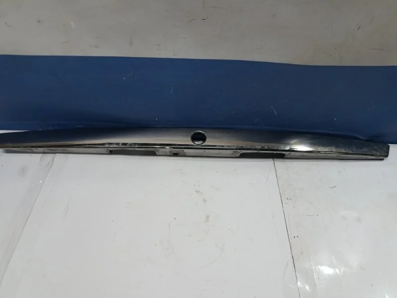 Накладка крышки багажника Nissan Almera 2013 848104AB0B G15 1.6 K4M490