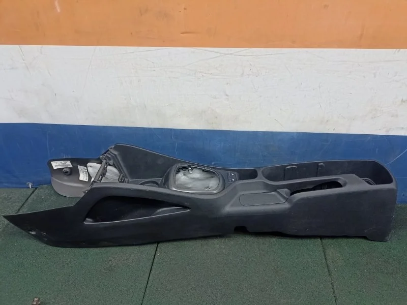 Консоль центральная Kia Rio 2016 846114Y000WK UB 1.6 G4FC