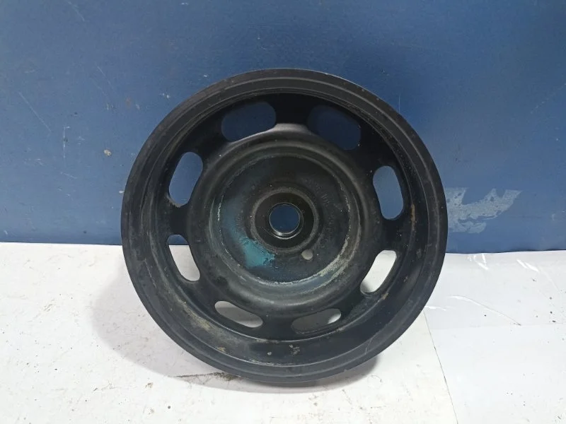Шкив помпы Skoda Octavia 2007 036105255C A4 1.4 BCA