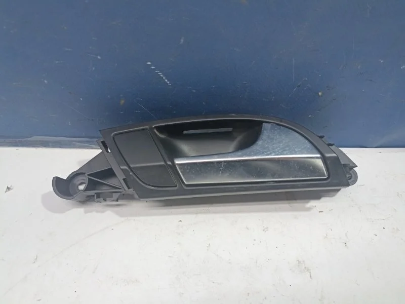 Ручка двери внутренняя Audi Q7 2005 - 2015 4L0837020 4L, задняя правая