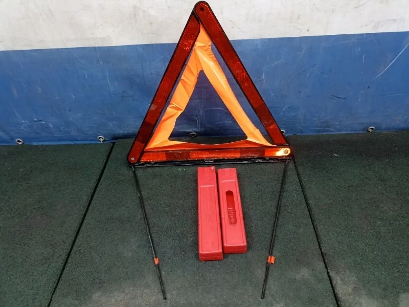 Знак аварийной остановки Audi A5 2019 8T0860251 F53 2.0 CYMC