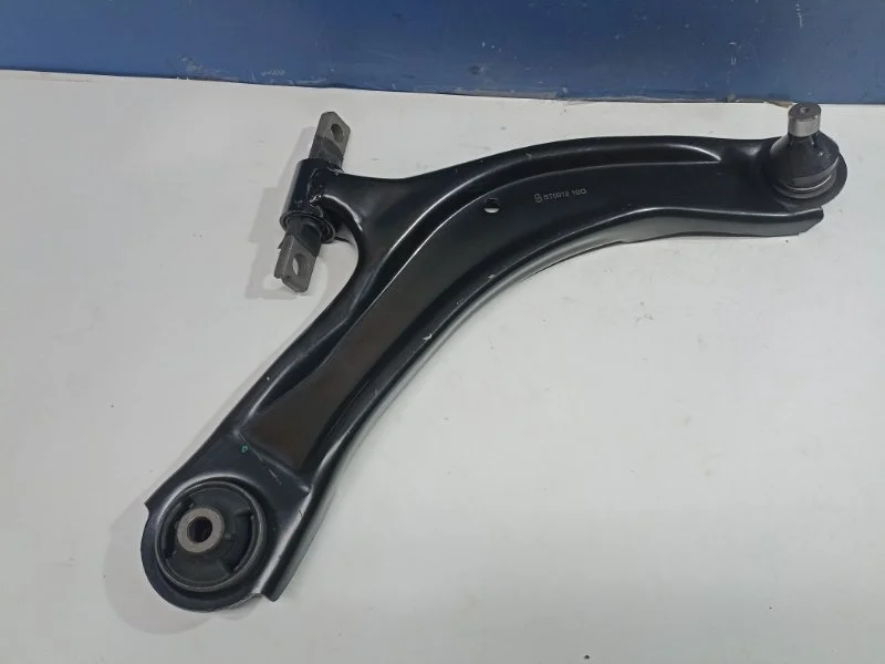 Рычаг подвески Nissan Qashqai 5700780ASX J10, передний правый