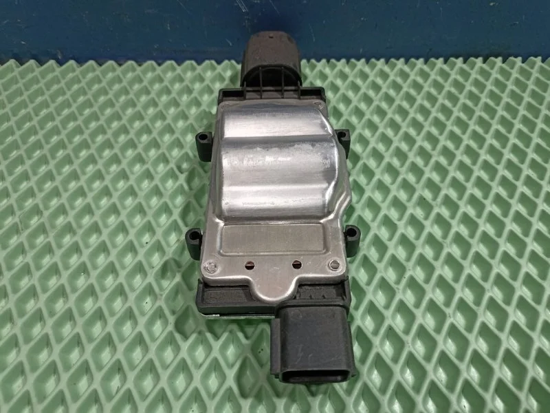 Блок управления вентилятором Ford Focus 3 1137328567