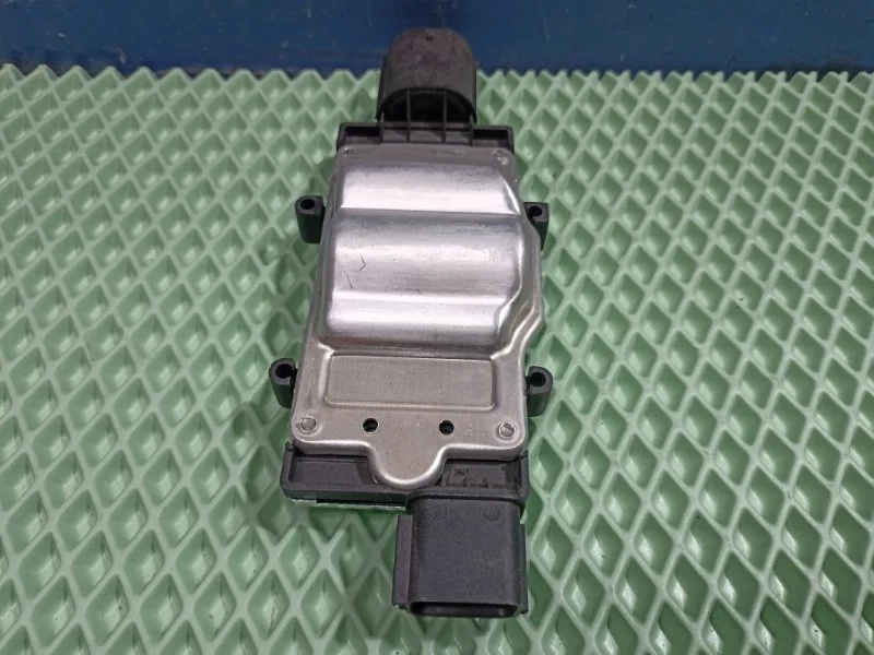 Блок управления вентилятором Ford Focus 3 1137328567