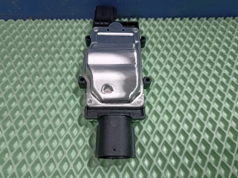 Блок управления вентилятором Ford Focus 3 1137328567