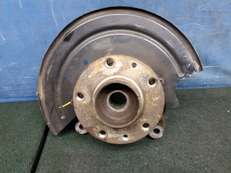 Кулак поворотный Renault Duster 1 2019 8200881824 HSA 2.0 F4R410, передний левый