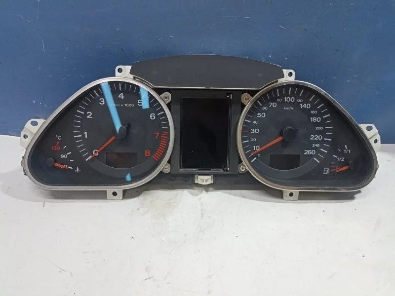 Щиток приборов Audi A6 2005 4F0920900M 4F2 3.0 BBJ