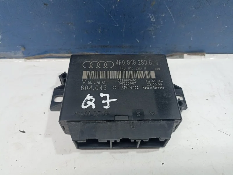 Блок управления парктрониками Audi Q7 2006 4F0919283G 4LB 3.0TDI BUG