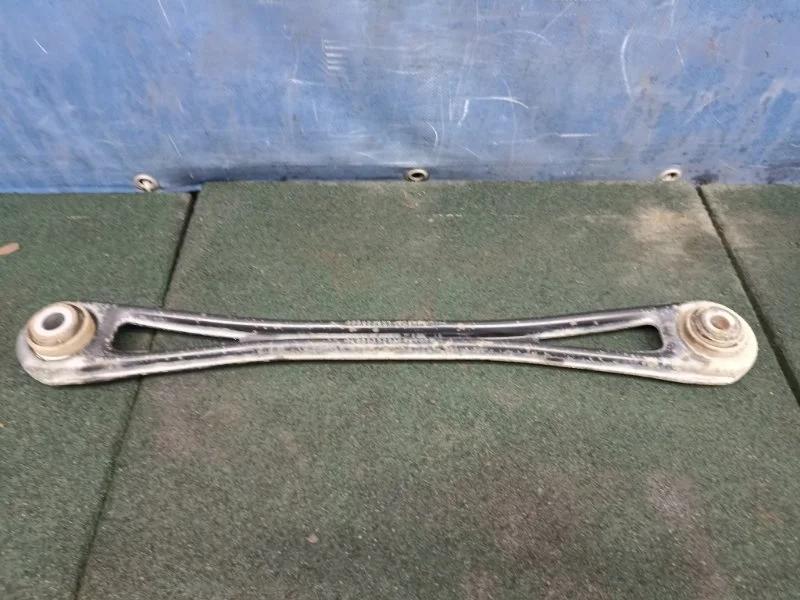 Рычаг подвески Audi Q7 2006 7L8501529A 4LB 3.0TDI BUG, задний