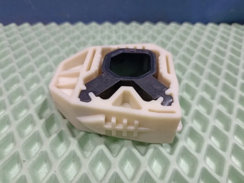 Кронштейн радиатора Volkswagen Jetta 6 1K0121367M