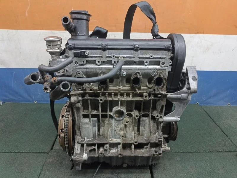 Двигатель Volkswagen Golf 6 2012 06A100043P 1.6 BSE
