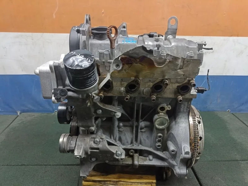 Двигатель Skoda Fabia 2011 03F100031F 5J2 1.2 CBZ