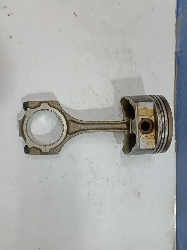 Поршень с шатуном Toyota Land Cruiser 100 1998-2005 1320150032 4.7 2UZFE