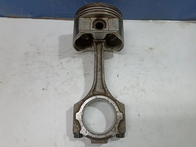 Поршень с шатуном Toyota Land Cruiser 100 1998-2005 1320150032 4.7 2UZFE