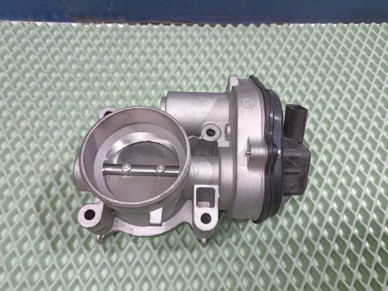 Заслонка дроссельная Ford Focus 2 1537636 1.8 QQDB