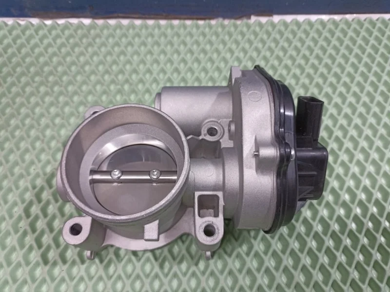 Заслонка дроссельная Ford Focus 2 1537636 1.8 QQDB