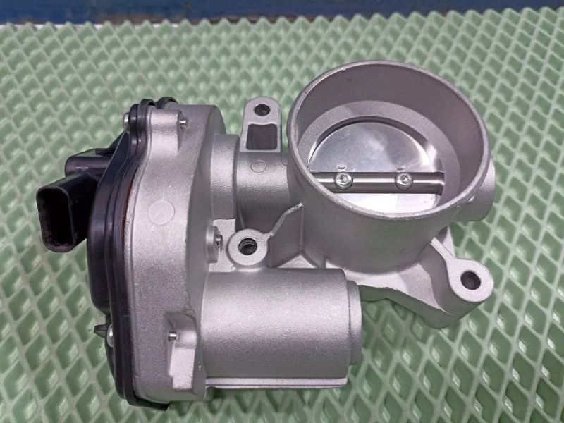 Заслонка дроссельная Ford Focus 2 1537636 1.8 QQDB