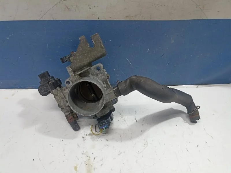 Заслонка дроссельная Toyota Allex 2005 2227022060 E120 1.8 1ZZ
